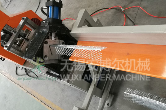 Angle beads machine