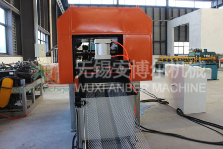 Diamond expanded mesh machine