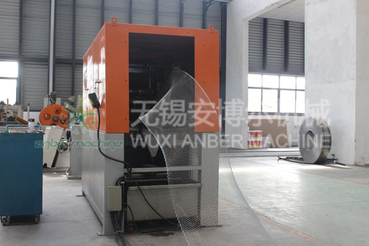 Expanded metal lath machine